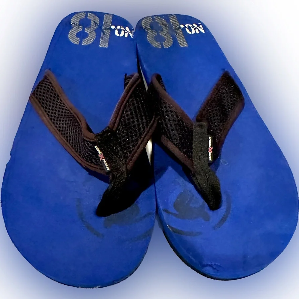 ZEROXPOSUR Men’s BLUE BLACK FLIP Flops, SZ11/12 Soft Toe Post Swim BEACH SHOWER
